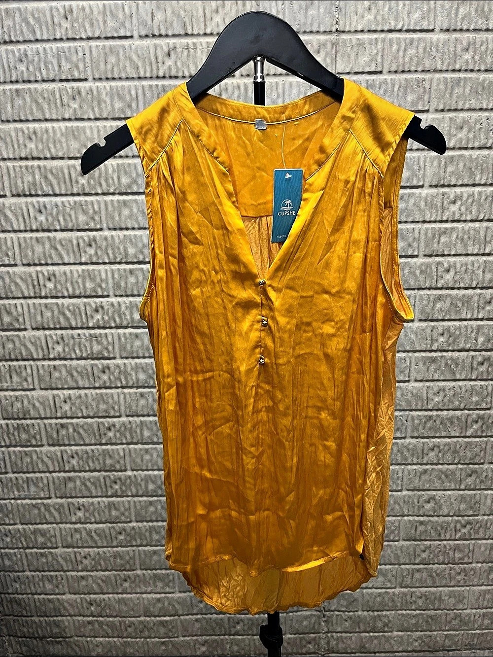 CUPSHE Sleeveless Button Front Top in Orange NWT no size tag